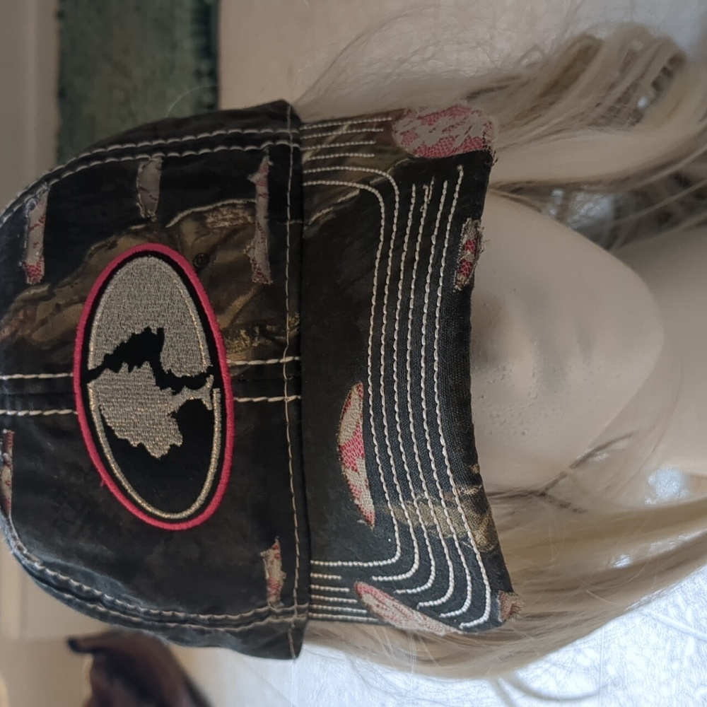 Mossy Oak camo hat with lace - Picture 2 of 5